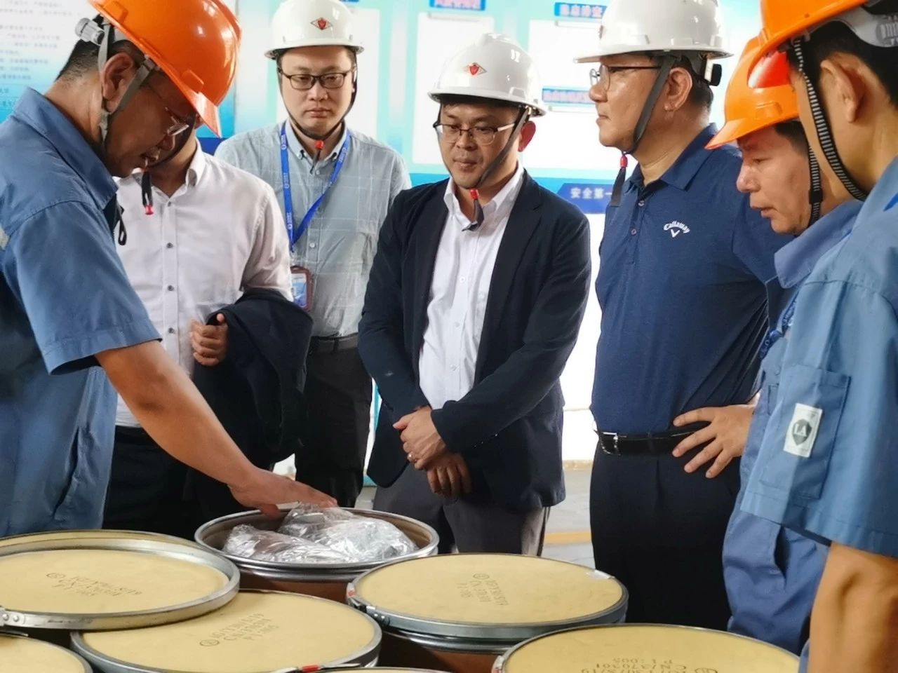 微信图片_20190715090802.jpg NG大舞台-有梦你就来 -致力于新媒体舞台视觉艺术创作整案服务