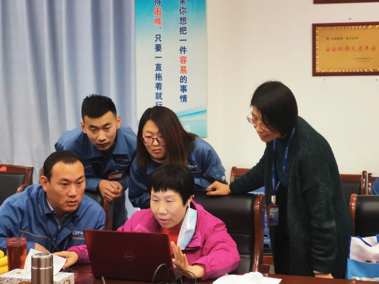 微信图片_20201204095419.jpg NG大舞台-有梦你就来 -致力于新媒体舞台视觉艺术创作整案服务