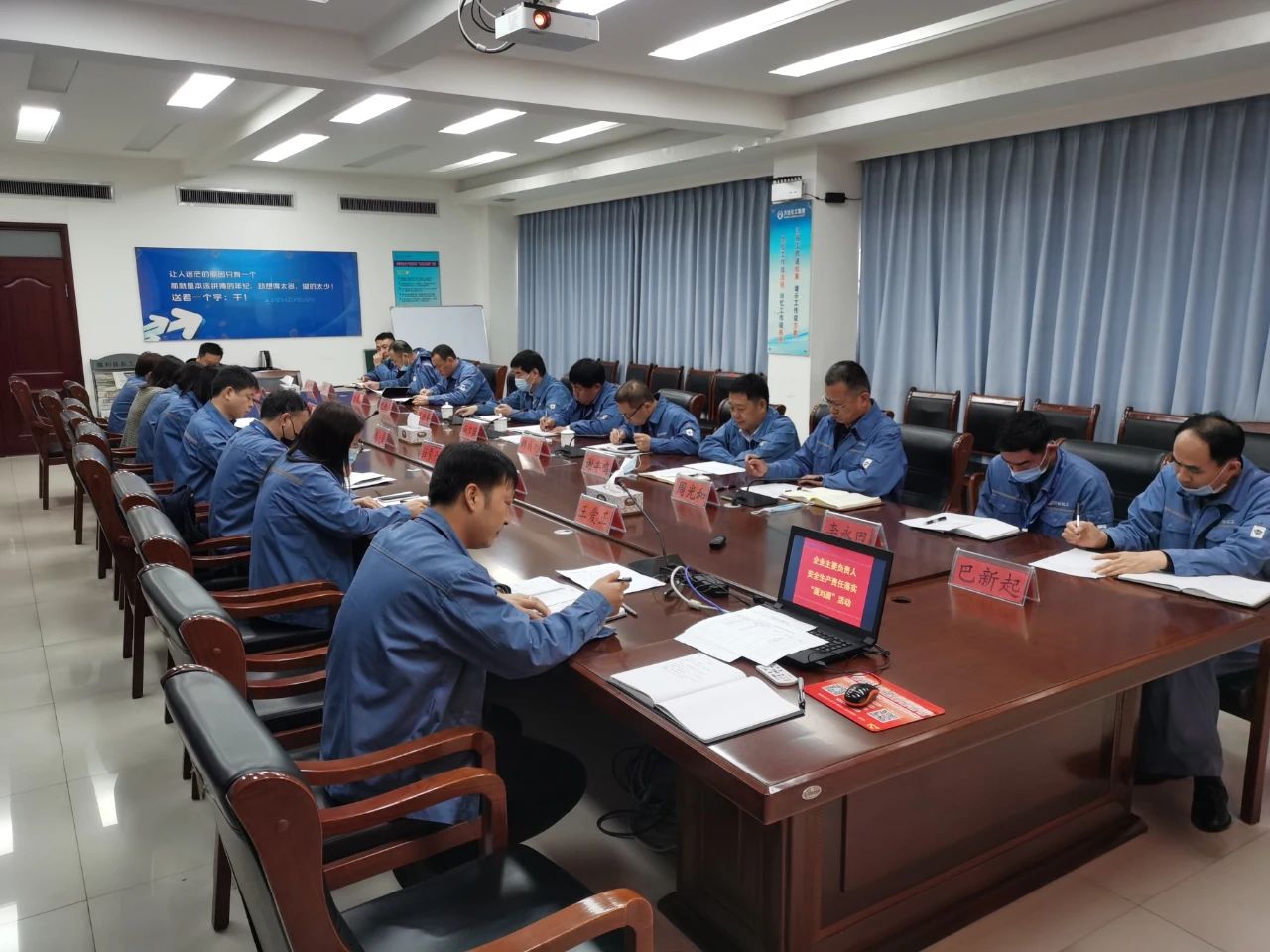 微信图片_20210425080357.jpg NG大舞台-有梦你就来 -致力于新媒体舞台视觉艺术创作整案服务